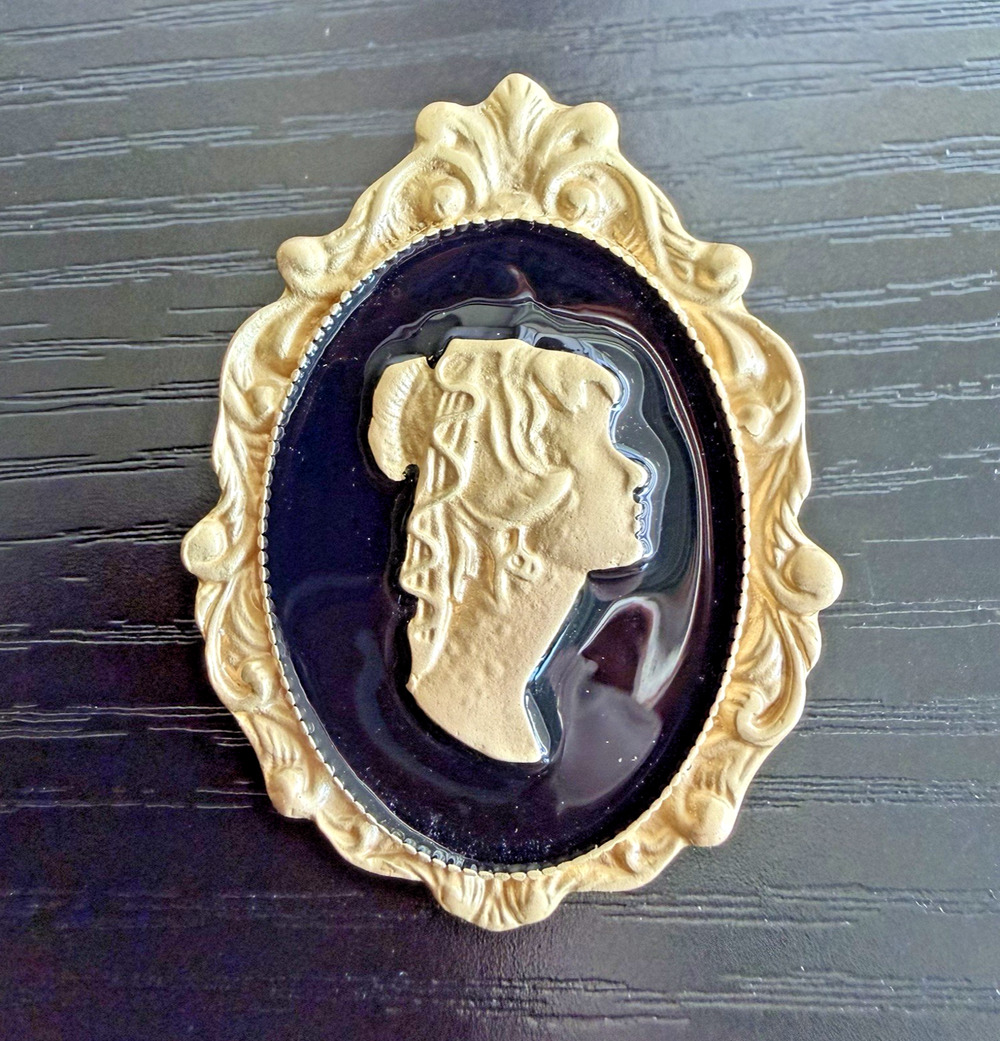 Vintage Cameo Brooch Pendant Black Gold Lady Portrait Ornate Frame 1.75”
